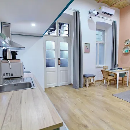 Lovely&modern Downtown With Free Parking Appartement